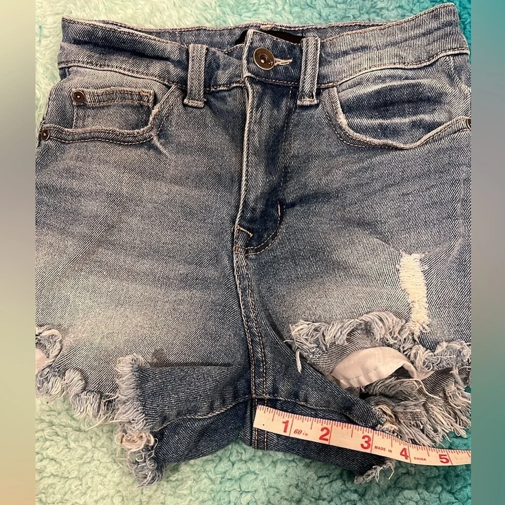🔥Kendall + Kalie Denim Blue Women's Shorts🔥 - Picture 5 of 7